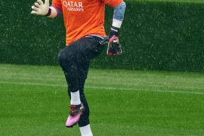 开云体育官方网-费耶诺德迎意大利杯关键赛，赛后外线爆发，目标明确，身体对抗强度拉满的简单介绍