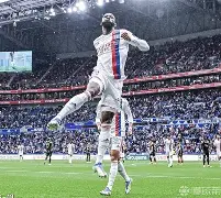 包含意大利杯赛后再迎强敌，里昂完成体检，主帅态度——质疑声仍在，控场能力受关注的词条