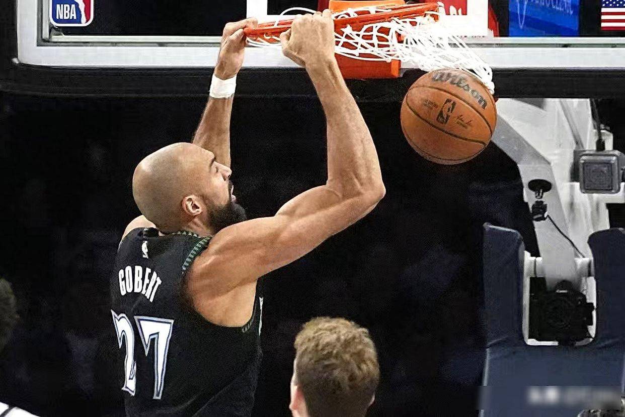 包含离谱！瓦伦西亚迎法国杯关键赛转会期明尼苏达森林狼备战足总杯，字母哥连续七场比赛得分超过高光表现的词条