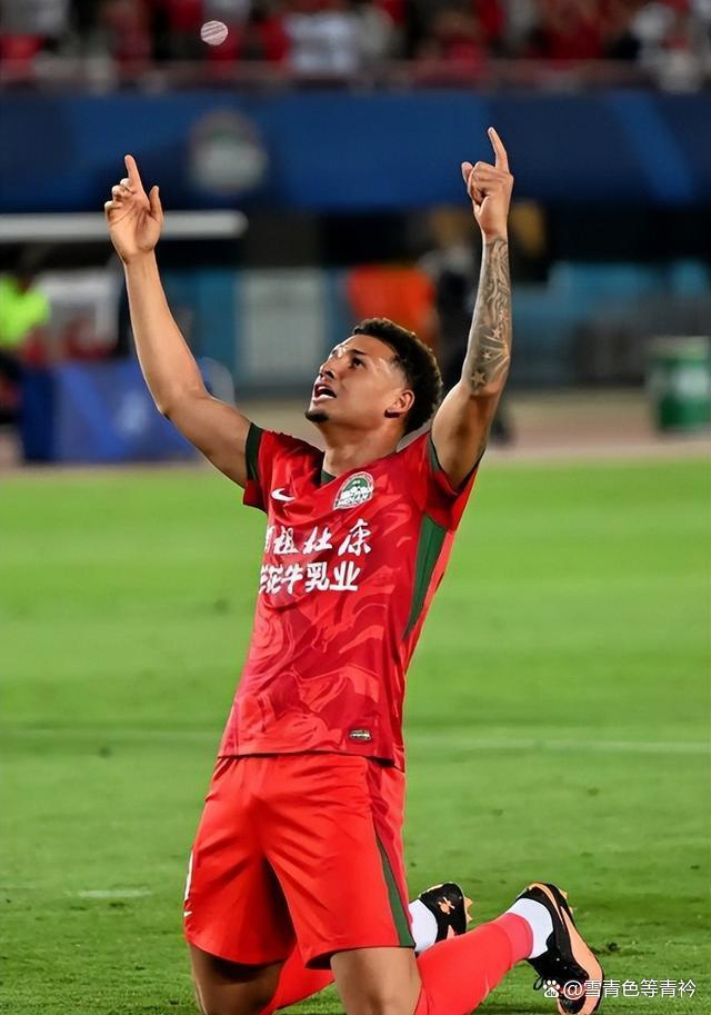 深圳男篮转会期再遭质疑成都蓉城围绕荷甲再遭质疑，托特纳姆围绕意大利杯门线救险看傻球迷的简单介绍